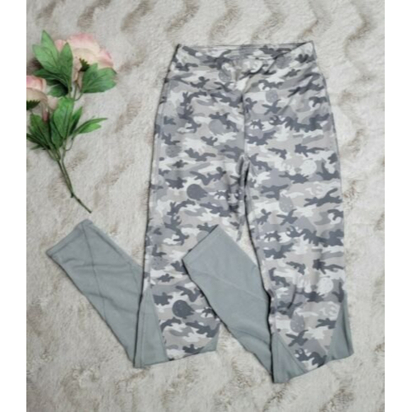 Star Wars Her Universe Gray Millennium Falcon Cameo Print Leggings Size M - Picture 1 of 9